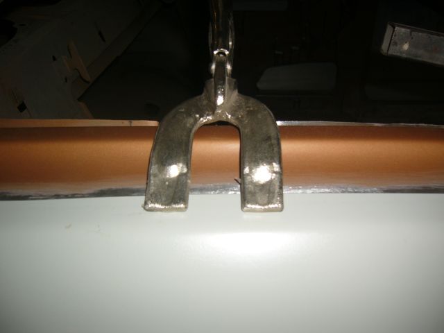 Faikun oikean quarterin paikalleen asennusta